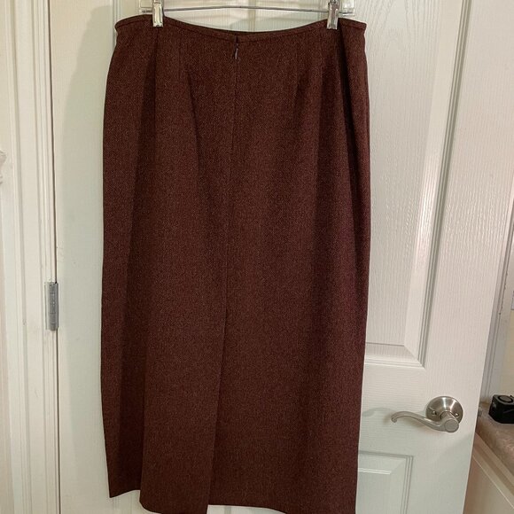 Collections for LeSuit Size 14 Brown Suit with maxi skirt and jacket - Picture 8 of 12
